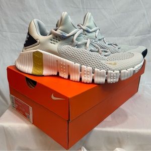 Women’s Nike Free Metcon 4 shoes.